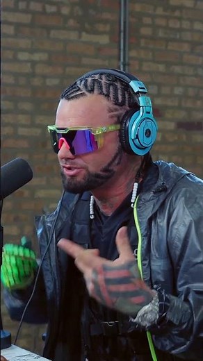 Riff Raff joins us for lunch break💥