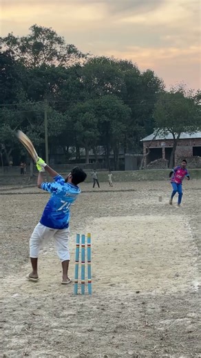 Left-Handed Batsman Or Right-Handed Batsman ? #cricket #cricketshorts #ytshorts #shortsvideo #reels