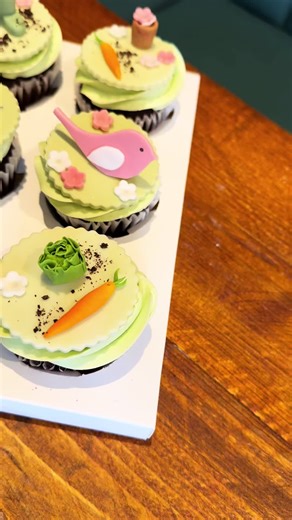 Yorkshire-Inspired Cupcakes Recipe by Bel Sourire Cakes