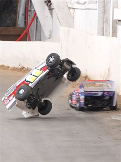 RC Oval Dirt Track Racing!! Millpond Indoor Speedway!!