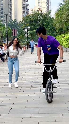 Yusuf Shaikh on Instagram: "Mujhe Bada Maza Aata Hai Jab Koyi Darta Hai 😂😅 . . Bmx 💥 #yusufbmx . . #bmx #reels #nevergiveup#awsome #sport #practice #fun #skills #reels #instadaily #performer #loveyourself #viral#healthylifestyle #flatlandbmx #active #music #instalike #yusufbmx #fitnessmotivation #power #instadaily #talent #view #vibes"