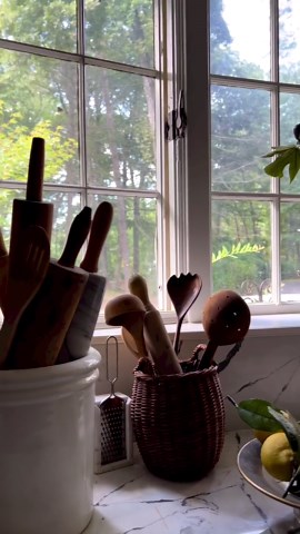 Paige Kontrafouris on Instagram: "Enjoying a clean kitchen for a few minutes because it will not last long. 🤎 #kitchens #french #english #antiques #cottagecore #countryliving #housebeautifulhome #housebeautiful #houseandgarden #houseandgardenuk"