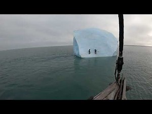 auf Eisberg Klettern/ Iceberg climbing