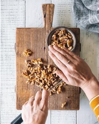 15 reactions | ⭐️ Pro Tip: Wait to chop your walnuts until you’re ready to use them for the best freshness and taste. | California Walnuts | Facebook