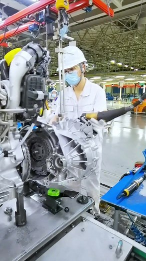Efficient Factory Engineering for Vehicle Production