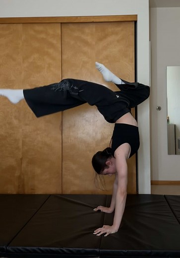 Calisthenics Combo: Advanced Handstand Push-Up Flow