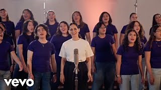 Julieta Venegas enfrenta críticas por su tema "La Niña Futbolista" de cara al Mundial 2026 - La Opinión