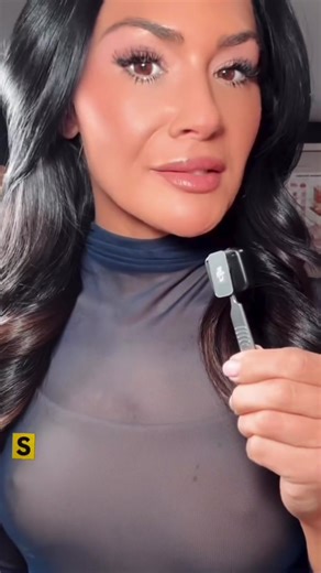 Looking at the history of the scalpel and how we have come to love our Dermaplane blades was a really fun project. This video could have been an hour long and I hope you enjoyed the little history lesson 📖 From volcanic glass ➝ surgical steel ➝ your dermaplaning tray. 🔪✨ Before “dermaplaning” had a name, humans were already mastering sharpness. 1) The first “blades”: obsidian early toolmaking Obsidian is natural volcanic glass that fractures into razor-thin edges—early people knapped it into c