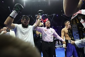 The Psychology of Conspiracy in Boxing: Why close decisions feel like robberies