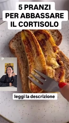 Autorino MariaGiovanna-Perdita peso post parto on Instagram: "POV: sei stanca, nervosa e hai sempre fame 👀 Forse non è solo stress… ma cortisolo alto Ecco 5 pranzi che aiutano a riequilibrarlo 🍝🥗 1. Riso basmati + salmone + zucchine • Carboidrati + proteine + grassi buoni = meno stress per il corpo • Il salmone è ricco di omega-3, amici del sistema nervoso 🧠 2. Pasta di segale con ceci, olio di cocco e verdure • Piatto completo, saziante e stabile per la glicemia • I legumi apportano magnesi
