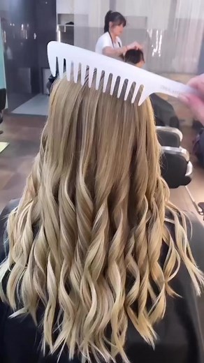 Perfect Hair with Paul Mitchell Detangler Comb