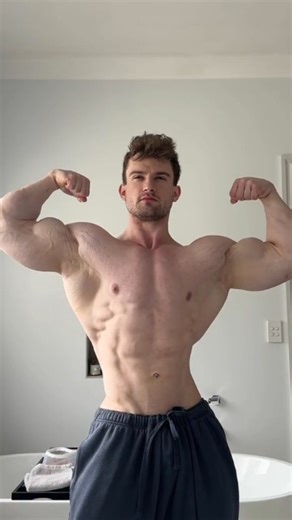 bodybuilding & strength on Instagram: "@matt__dylan showing off the physique 🏋️‍♂️💥💪 #alphamuscle #bodybuilder #bodybuilding #biceps #bigbiceps #bigarms #strength #muscleworship #muscles #reelitfeelit #reelsinstagram #bodybuildingreels #musclereels #musclevideos #bodybuildingmotivation #gymrat #physiquegoals"