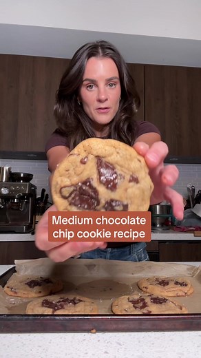 Delicious Medium Chocolate Chip Cookie Recipe
