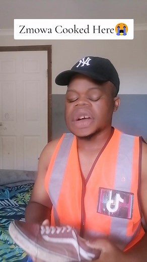 uSatana Unamandla EngaGym'anga - South African Vibes