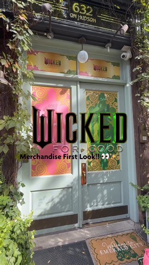 💚✨ The countdown to Wicked Part Two is on! Ami Richter, Co-Founder of Lug, was invited to the Wicked: For Good Merchandise first look in NYC! 🌆🧹 And now it’s YOUR turn — here’s your first peek at our Wicked Collection, flying in this November! 👀🌟 #Wicked #WickedForGood #WickedMovie #NYC #FirstLook #SneakPeek #WickedCollection #LugLife #LiveLifeInColor | Lug