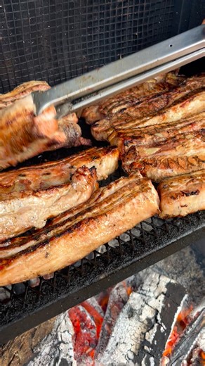 Feliz inició de semana los esperamos …!! Nos ubicamos 150 metros norte de la escuela de San Bosco la colonia de Guapiles ..! Nuestro horario de lunes a Domingo de 11:00am a 9:00pm Será un placer poder atenderles ..! | El Establo