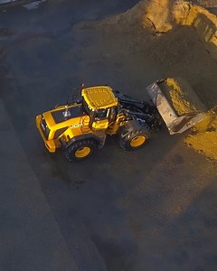 Don’t let the sun go down on your productivity. The #JCB 457 wheel loader. Discover more: bit.ly/3RjHNuW. #WheelLoaderWednesday | JCB Agriculture