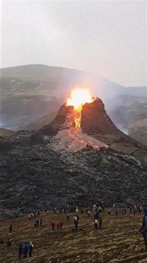 Gravação REAL da explosão de um vulcão. 🌋