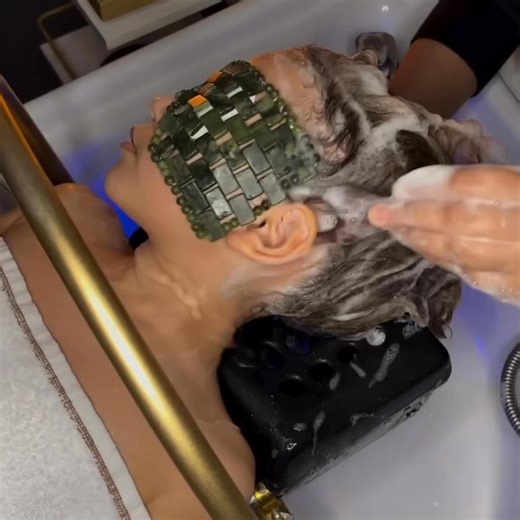 ✨ Experience the Art of Japanese Head Spa ✨ Relax your mind. Revive your scalp. Restore your balance. Indulge in our Japanese Head Spa treatment featuring: ✔️ Deep scalp cleansing ✔️ Hair & scalp diagnosis ✔️ Aromatherapy oil massage ✔️ Shoulder & neck massage A perfect escape for stress relief and healthy hair 🌿 💆‍♀️ Treatments starting at $45 – $195 📍 Gräfin Blau Spa 📞 828-855-3328 🌐 www.GrafinBlauSpa.com ✨ Book now & treat yourself to serenity ✨ #JapaneseHeadSpa #HeadSpaExperience #SelfC