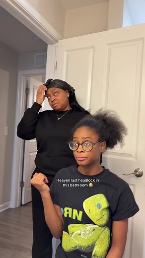 👩🏽👯‍♀️👯‍♀️ (@mamaandherdaughters)’s video of mama and her daughters