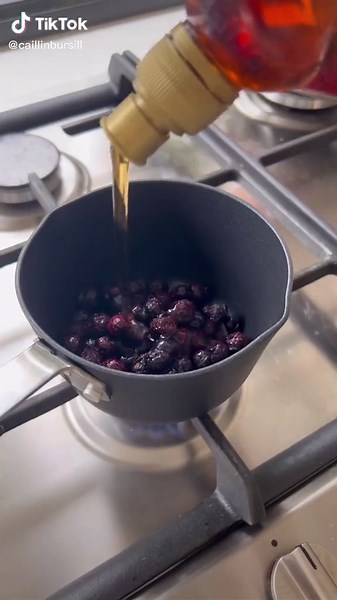 Delicious Blueberry & White Chocolate Puff Pastry Jaffle Recipe