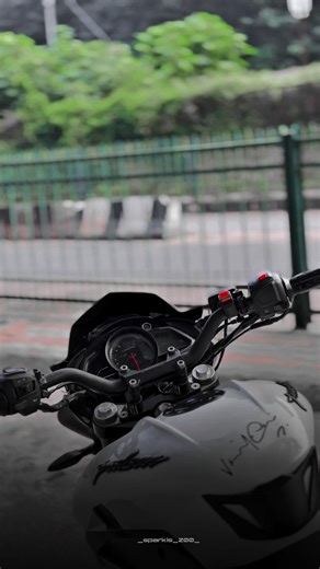 _𝙎𝙥𝙖𝙭2𝙓 💕_ on Instagram: "🌸💖 @__sparkis_200__ #viralreels❤️ #foryoupageviralシ゚ #nslovers #reachmorepeople #dream #dreamsofsomethingmore #keralam #malayalam #tamil #business #love #freefireindia_ #pubgmobile #modifiedns200 #viwes1m❤️🤗 #bajaj"