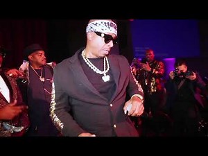 MC Hammer - pumps and a bump