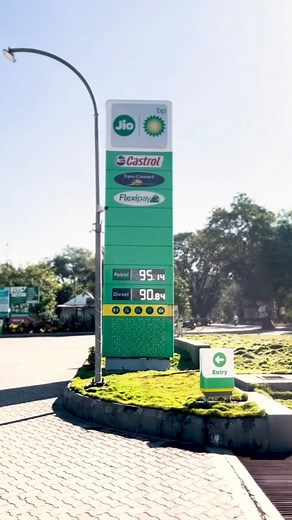 Start your Fuel Pump in just ₹5 Lakhs🤩 This is Jio BP Fuel4U Franchise Comment "JIO" and I'll send you the application link. Diesel Delivery at Doorstep - Jio-bp Franchise Model, which is operated under the "Fuel4U" initiative: Bowser Franchise (Diesel at Doorstep) - Own or lease a diesel bowser vehicle (3000-6000 litres capacity) - Serve pre-verified institutional customers - Operate via Fuel4U app (orders, invoicing, tracking) - Revenue based on per litre delivery margin. Start now and make l