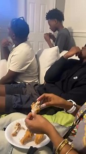 Lil bro fighting through that HEAT😭😭😭😭 | Devin Robinson