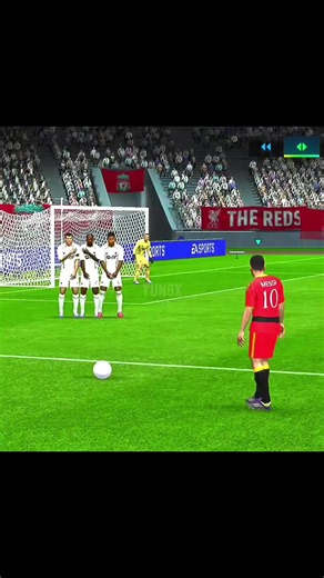 FIFA Mobile goalkeeper glitch — funny WTF moments