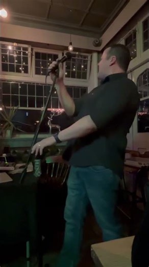 Breakthru (clip) live at the king stag in Bushey.
