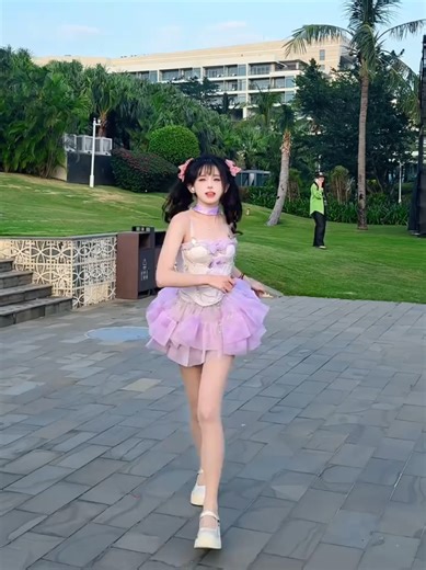 什么东西划过去了 #抖音年味马上开拍 #抖音年味舞蹈大赏 #抖音热门舞蹈计划 #所有人给我站一边 #萌爱moi