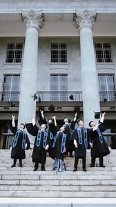 541K views · 22K reactions | Your next Graduation Group Photo Pose ideas #photographer #singapore #photography #howtopose #singaporephotographer | Jhonathan Macarilao | Facebook