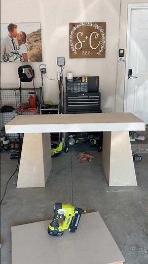 Building a diy standing desk for our office makeover #diy #standingdesk #deskdiy #officediy #home