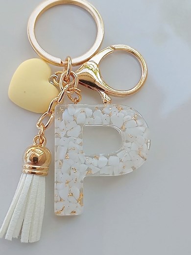 พวงกุญแจตัวอักษร A-Z สวยงาม