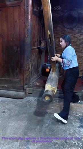 Traditional Manual Oil Pressing: Wooden Lever Extraction Craft