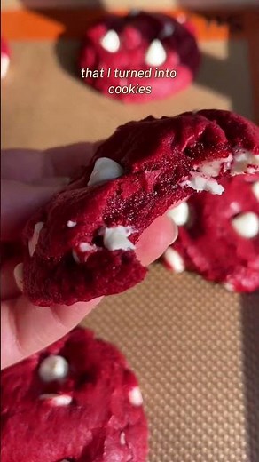 Easy white chocolate chip red velvet cookies made with cake mix ❤️🍪 Soft, thick, bakery-style
