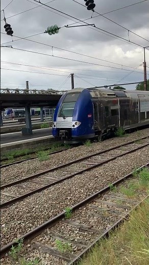 Arrivée de la Z 24775/76, voie 9, en gare d’Arras (62)