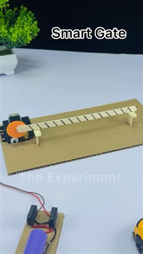 Mini Automatic Barrier Gate 🚧 | Cool Experiment#DIY #Tech #Automation #SmartGate #Arduino #shorts