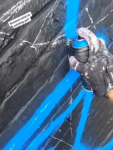 How to create a neon effect. Sketch out in chalk to create a guide then put up your outline #streetart #neonart #neon #cocktail #howto #satisfying #streetart #fypシ゚viral #reelsviral #viralreels | Brian Sandow Reels