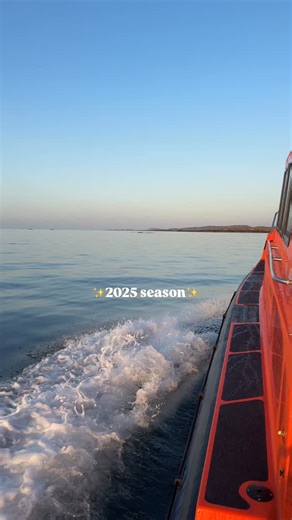 2025 season complete 💫 What a year it has been! 💫 Amazing wildlife encounters from playful dolphins to swimming red deer, families of otters to leaping thresher sharks 💫 Plenty of delicious seafood 💫 Island hopped to the beautiful islands of Staffa & Iona, Gigha and Colonsay 💫 Winning at the Highlands and Islands Thistle Awards 💫 Completed Climate Springboard training, dedicating ourselves towards sustainable tourism 💫 A spectacular Fèis Ìle 💫 Exciting guests joined us on board, includin