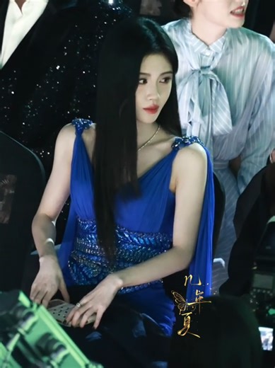 จวีจิ้งอี ปรากฏตัวในงาน Red Carpet 2025