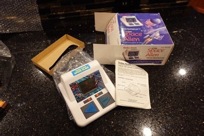 Radio Shack Space ALien Vintage Electronic Handheld tabletop Video arcade game | eBay