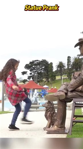 Hilarious Statue Prank That Will Make You Laugh