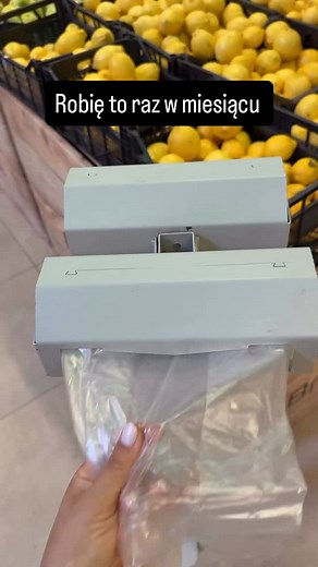 🤢 Pralka śmierdzi, a ubrania tracą świeżość? To znak, że zarazki wygrały… Osad z proszku, bakterie i wilgoć to bomba zapachowa ukryta w środku pralki. Ale wystarczy 1 zabieg w miesiącu, żeby zadziała się magia! 🌿 👉 Pastę Raypath czyściwo nakładam na gumę i szufladę (tam zbiera się najwięcej brudu!). 👉 Do bębna wlewam mieszankę cytryny sody i włączam gorący program. Efekt? Zero przykrego zapachu, lśniący bęben i świeżo pachnące pranie – jak pierwszego dnia! 💬 Chcesz znać dokładny przepis pro