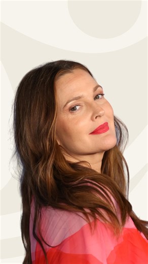 Alcohol can feel like a trap, something that promises relief but only takes away freedom. Drew Barrymore’s story is a reminder that real change is possible. After years of feeling like a prisoner to alcohol, she chose to let go and discovered that life can be rebuilt with clarity and strength. Recovery is not about perfection. It’s about realizing that you deserve more than the cycle that holds you back, and taking the first step toward something better. If you or someone you love is struggling,