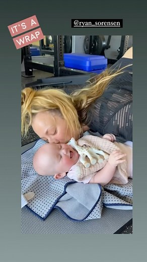 Mommy and me gym time with Kaley and Matilda . . #kaleycuoco #kaleycuocoweb #kaleycuocofan #kaley #cuoco #kcuoco #celebrity #mom #momlife #fitness #workout #matildapelphrey #mommyandme | Kaley Cuoco Fan