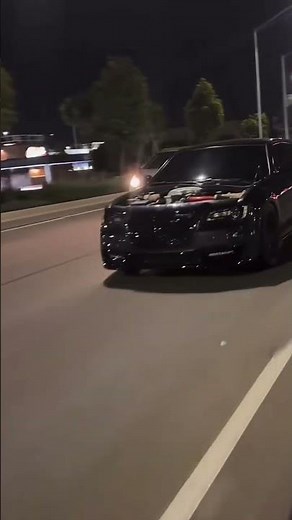 "Chrysler 300 Hellcat with Flowmaster Exhaust: The Ultimate Sound Experience!"🔥🔥#hellcat #300