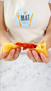 Friterad smördegspaj med vaniljkräm och bär🥧 Som Donkenpajen fast 100x bättre 🤤 #recipe #godisgood #yummyyummyfood #sommar #food #fest #yummyyummy #recipeoftheday #yummy #mat #gott #party #recept #svensksommar #recepies #sött #fun #baka #mums #efterrätt #dessert #pie #PAJ #gott | Matbibeln