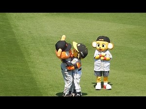 阪神タイガース2018/トラッキーとジャビットが禁断のハグ？(2018.04.21)